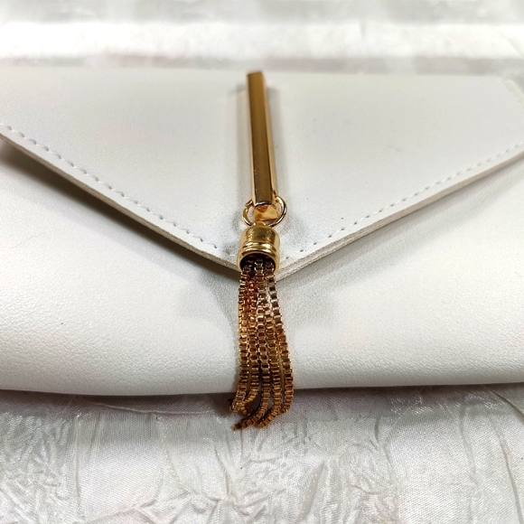 Vintage Mini Faux Leather White Cute Bag or Wallet - Picture 2 of 9